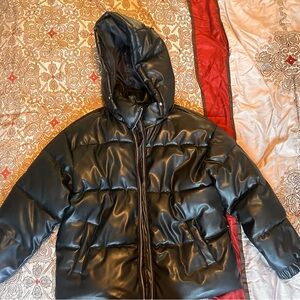 Forever 21 women black puffer jacket medium